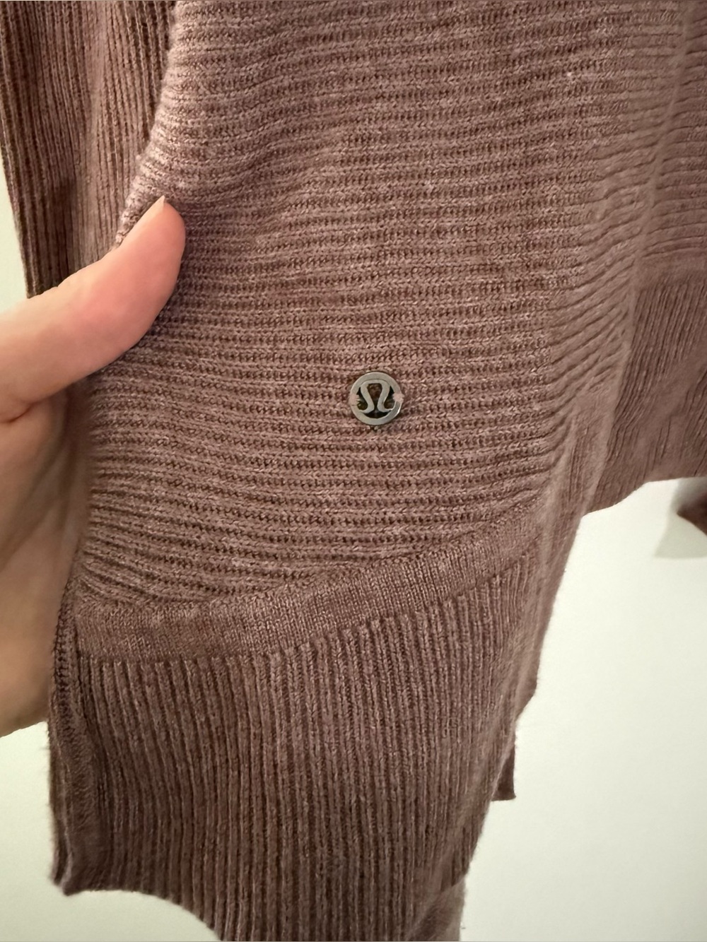 Lululemon mauve hooded sweater